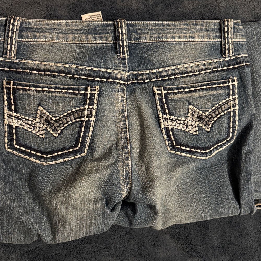 Revolt Jeans - Picture 4 of 4
